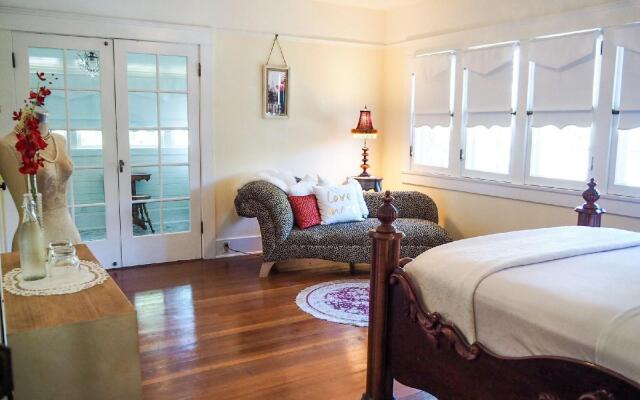 Lady Geneva Bed and Breakfast