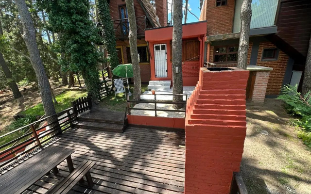 rojo 2 cuadras del mar