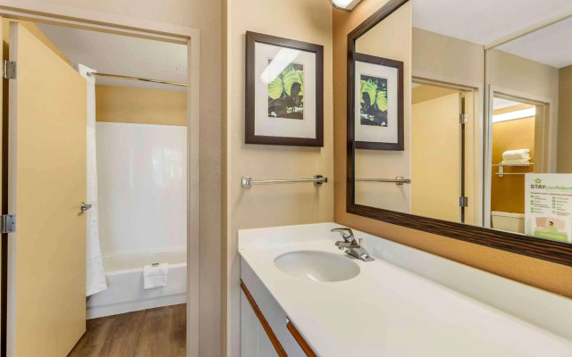 Extended Stay America Select Suites Chicago Vernon Hills Lin