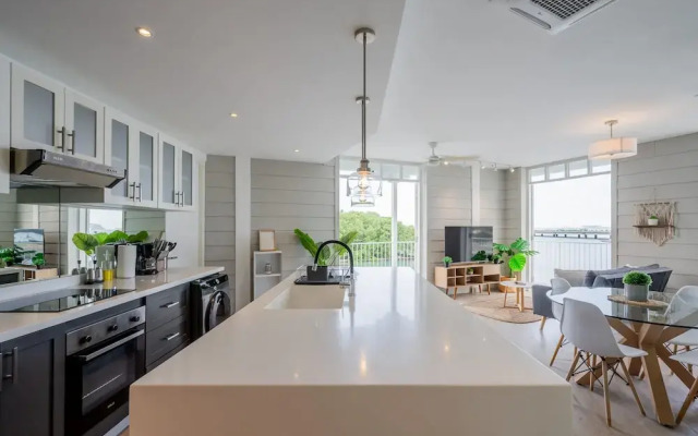 w Fantastic 1BR w Modern Balcony in Panama