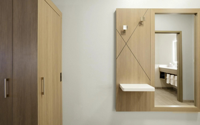 Holiday Inn Express Hotel & Suites Pratt by IHG