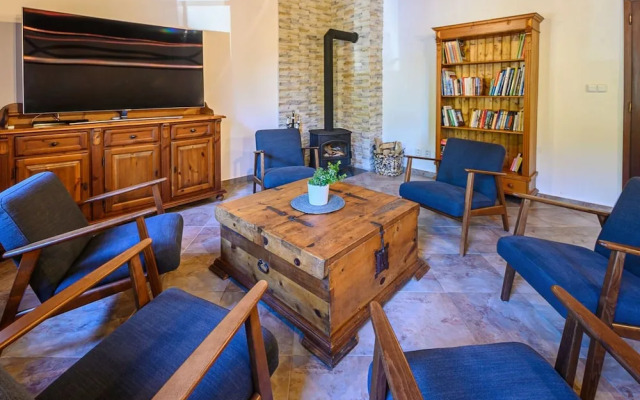 Villa Near Prkenny Dul With Sauna