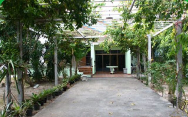 OYO 1124 Sinaree Resort