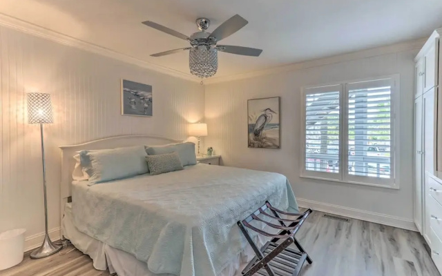 Harbor Island Beach Retreat - Steps to Ocean!