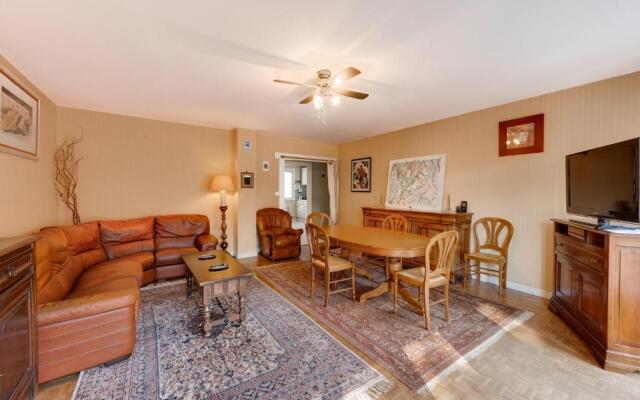 85 m2, calme , parking, centre ville