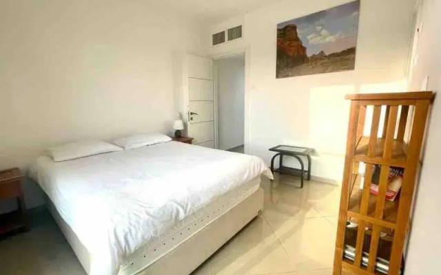 Sunny 3BR Apartment Golf Residence
