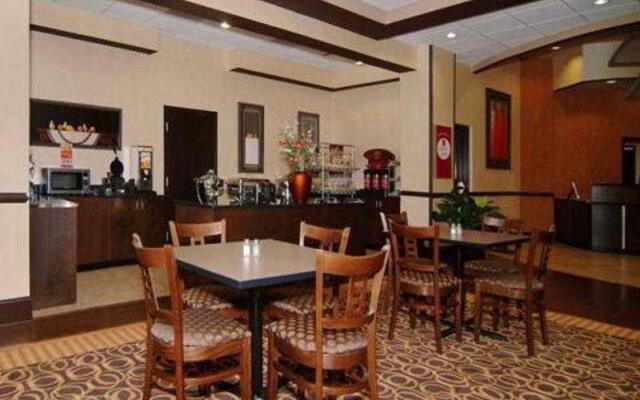 Holiday Inn Express & Suites Lexington by IHG