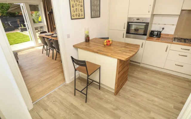 25 St. Benedict Road