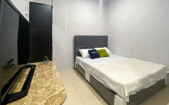Urbanview Hotel near DC Mall Crown Homestay Batam