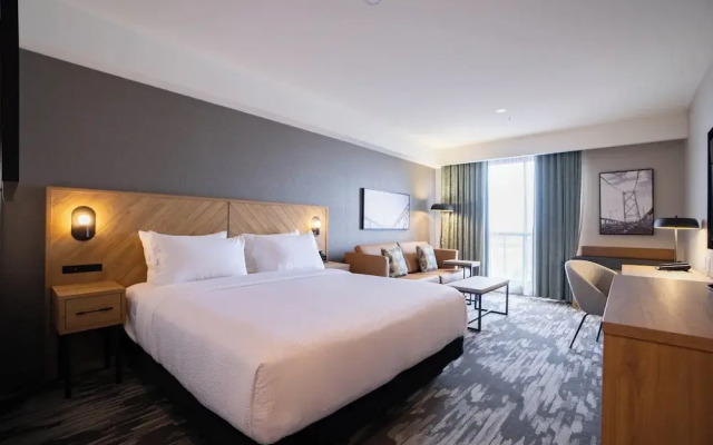 Sandman Signature Las Colinas Hotel & Suites