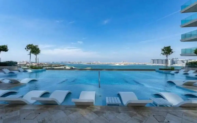 Beachfront - Palm Views & Private Beach