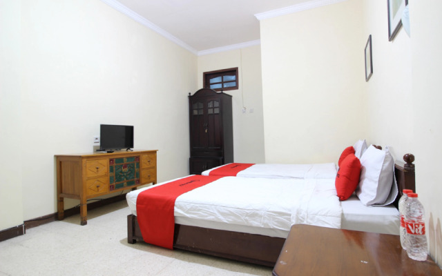 RedDoorz @ Mantrijeron 2