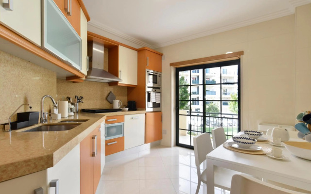 Gorgeous Beach Apartment - Checkinhome