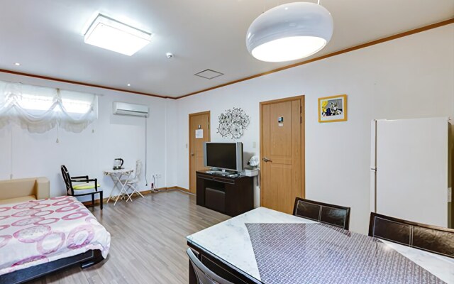 Gapyeong Hill House Pension