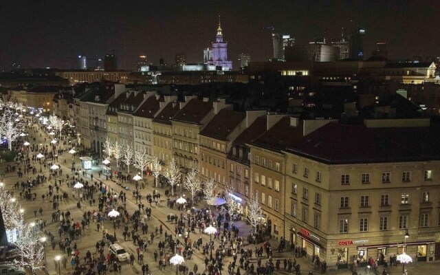 Krakowskie Przedmiescie - Night and Day