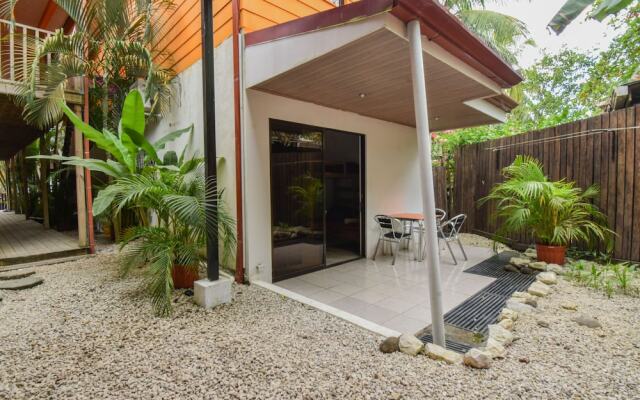 Tramonto ROJO Santa Teresa Guest House