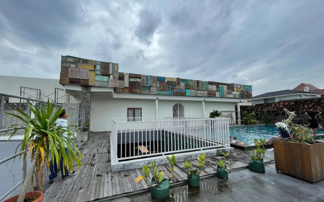 Sare Hotel Yogyakarta (Muslim Friendly)