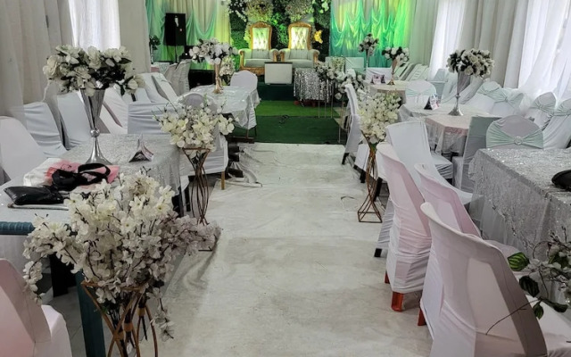 The Charis Hotel and Suites