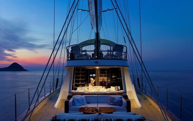 Sailing Yacht Glorious