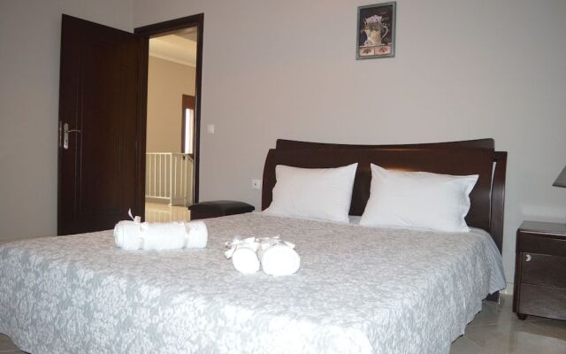 Armi Villa
