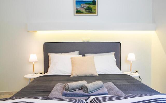 Anavyssos 1 bedrm 4 prs flat 5min walk from Beach