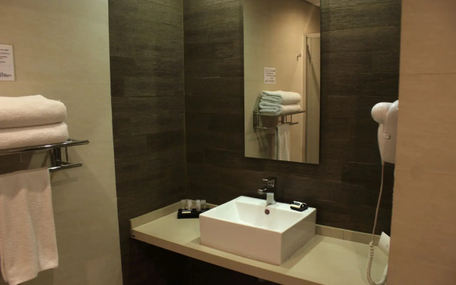 Hotel Plaza Central Canning