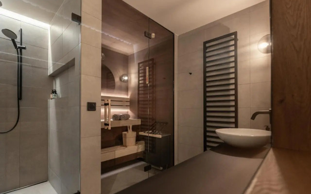 Omaela Apartments