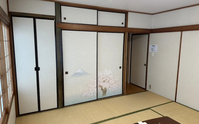 Station Side 113 – Guest Rooms – Tokyo