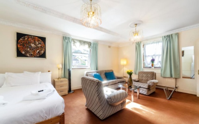 Remarkable 3-bed Apartment in London