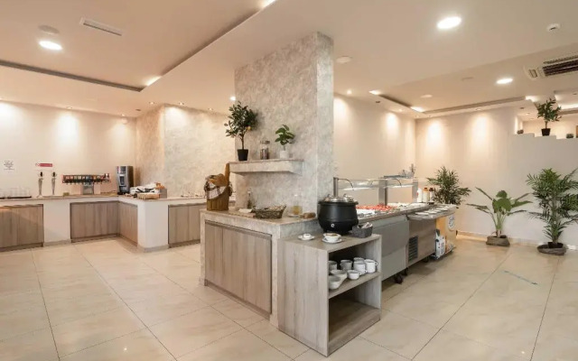Karras Hotel
