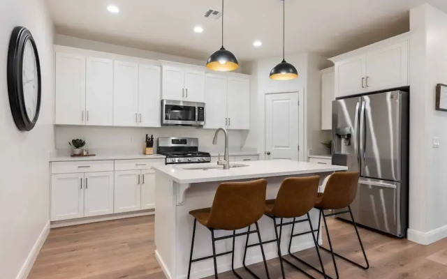 Red Rock Adventures 4 Bedroom Townhouse