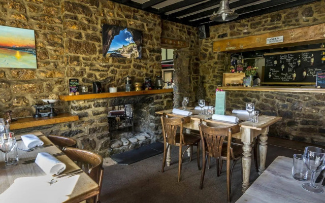 Parsonage Farm Inn