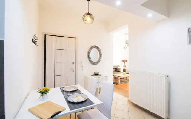 Midtown Apartment by CorfuEscapes