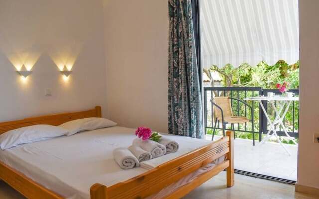 Lemon studio with garden close to beach
