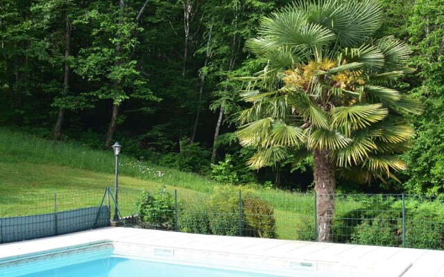 Cozy Holiday Home in Villefranche-du-Perigord with TV