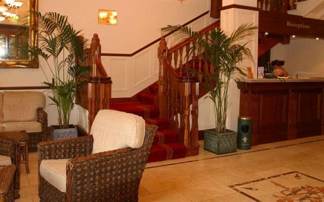 Westenra Arms Hotel