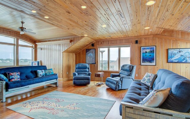 Boat House by Peace Vacations