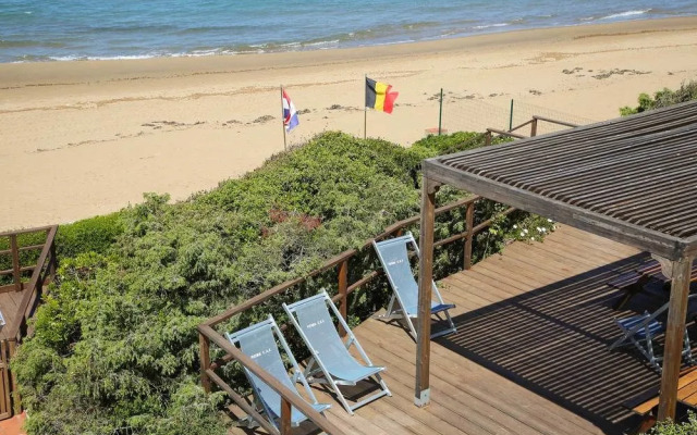 Sea view and ground floor Apartments le Dune