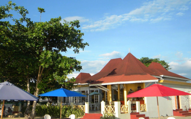 Coral Seas Beach Resort