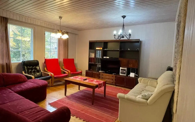 Villa Red House