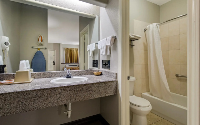 Executive Inn & Suites