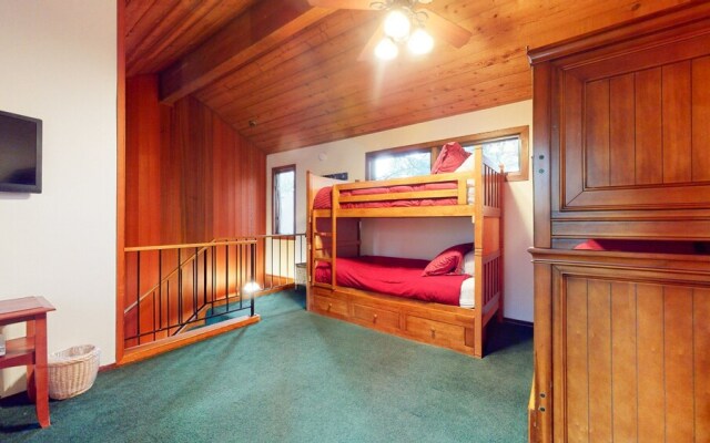 Winterset 12 Centrally Located, Cozy, Washer Dryer by RedAwning