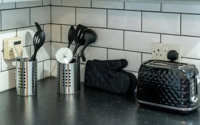 Pet-friendly 1-bedroom Apartment in Crawley