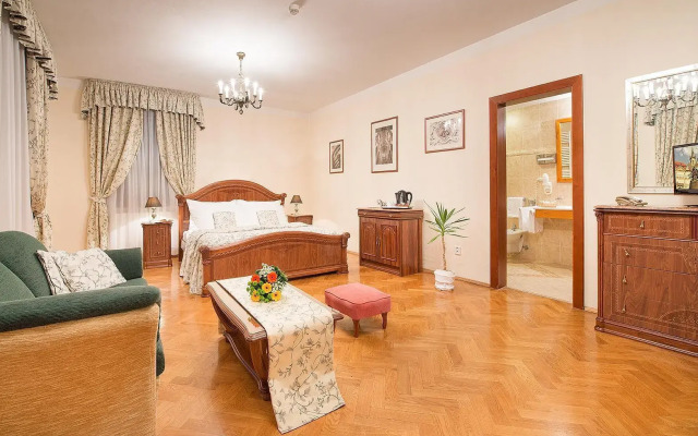 Boutique Hotel Constans