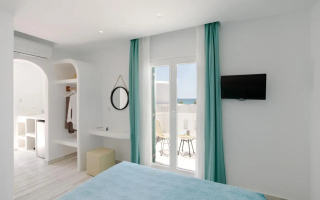 Iades Studios & Apartments