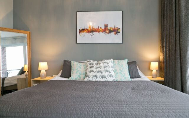 Stylish warehouse apartment in Central Cardiff