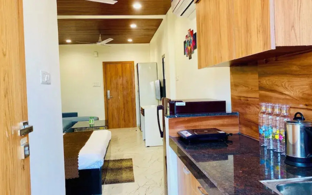 Stay 10 Parallel Apartment Hotel