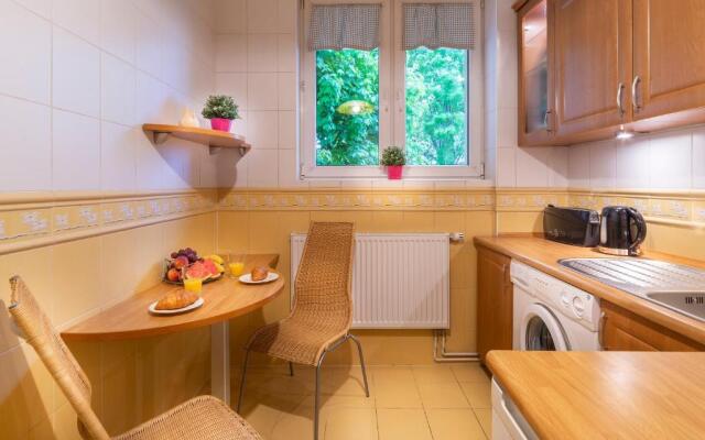 Radunia Canal Apartment