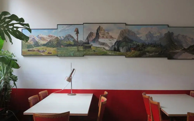 Basel Backpack - Urban Hostel Culture