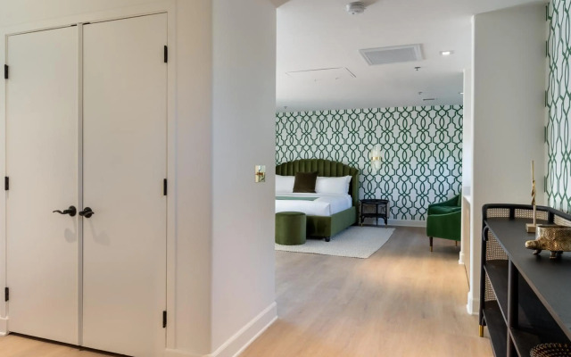 The Colony Palms Hotel and Bungalows - Adults Only